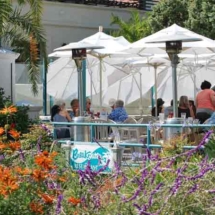 breakwater-restaurant-outdoor-dining-patio